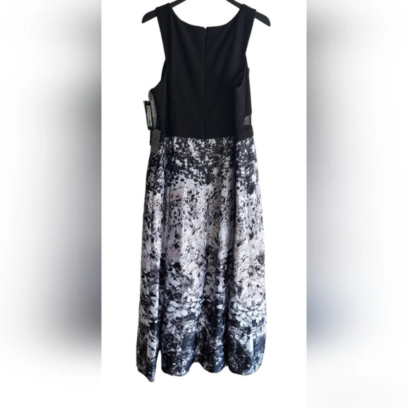 XSCAPE printed satin ball gown with illusion sides - Picture 4 of 14